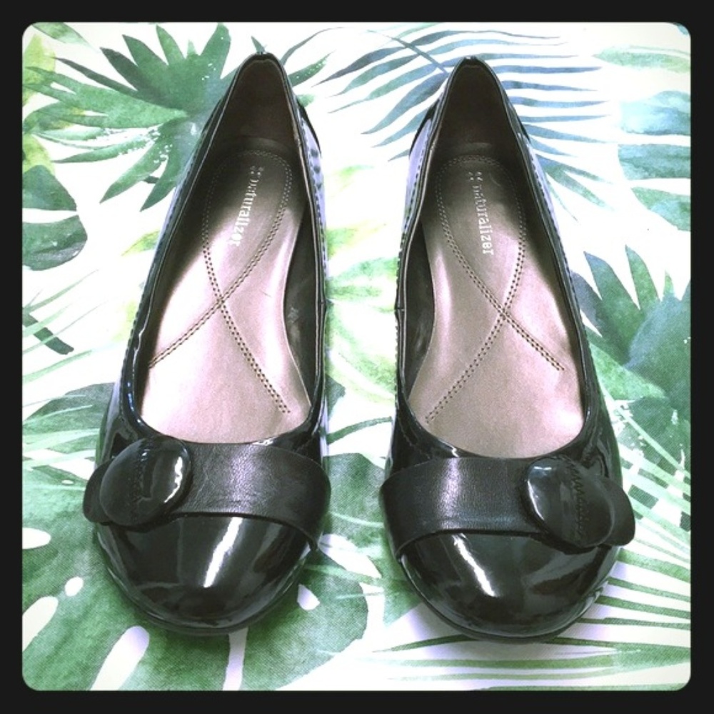 Naturalizer Patent Flats W/ Button Detailing NWOB